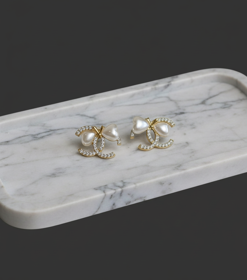 Assorted designer style earrings !!