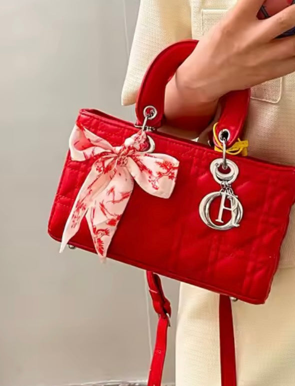 Structured rectangular tote handbags