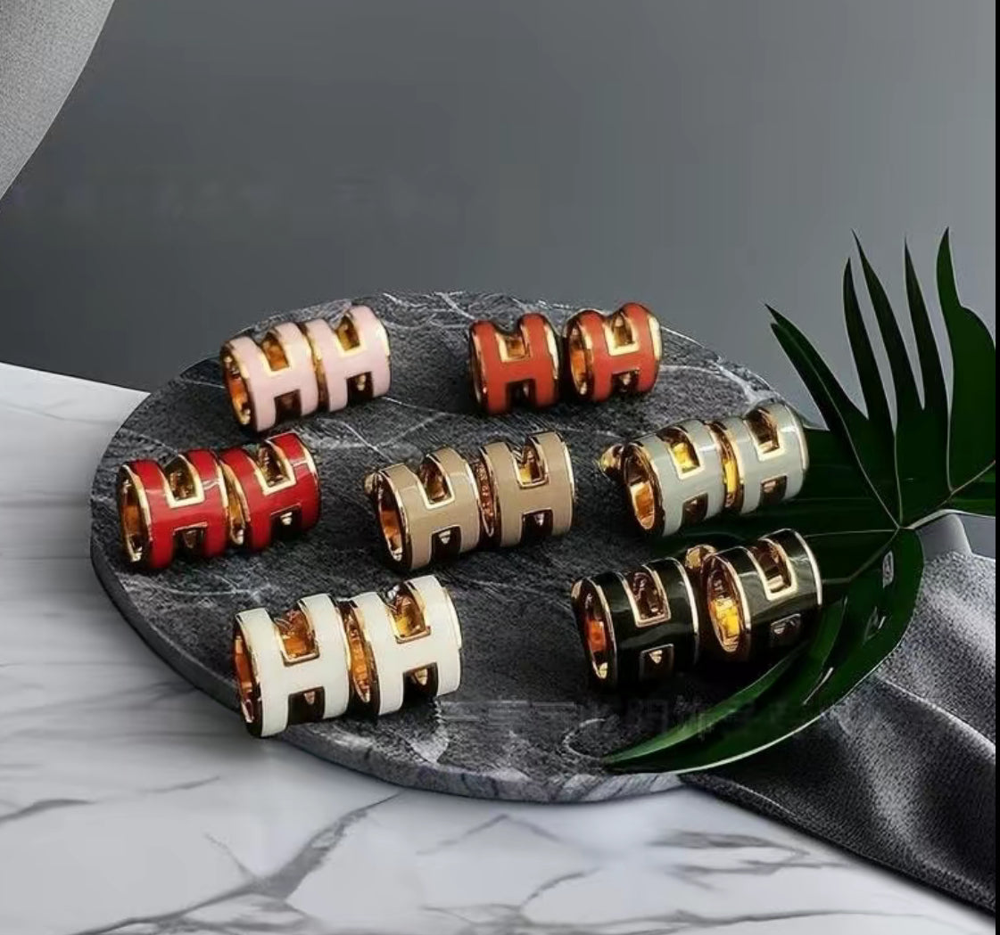 High quality bubble letter H Earrings