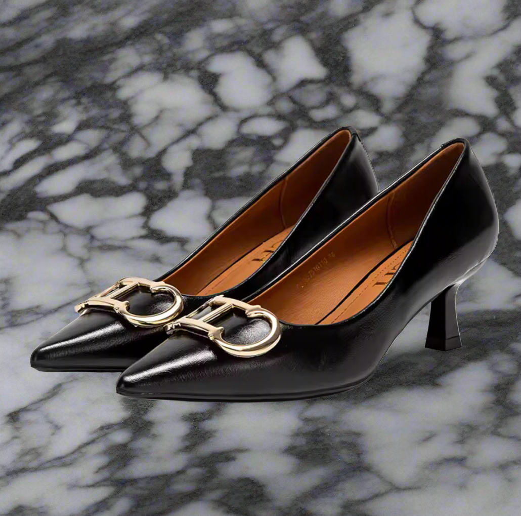 Leather logo short heeled shoes