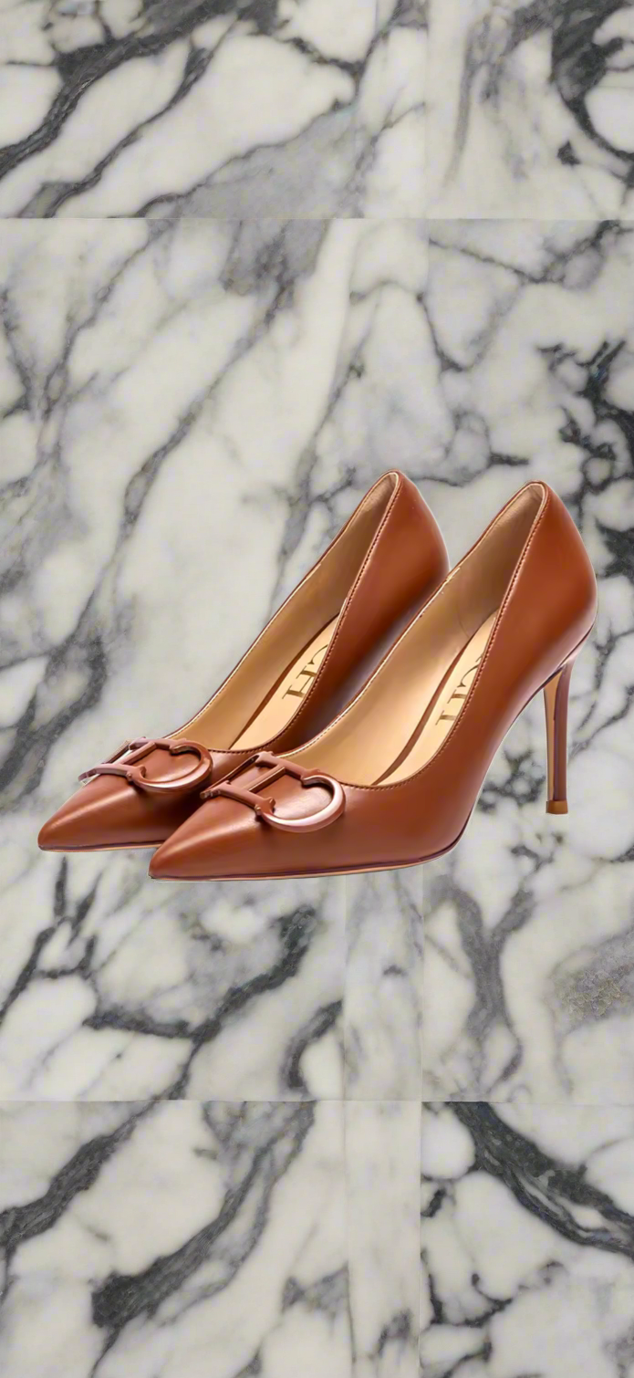 Leather, pointed toe, logo high heels