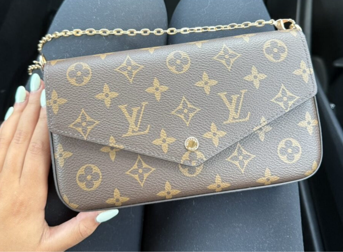 Small leather LV pouchette bag with chain and