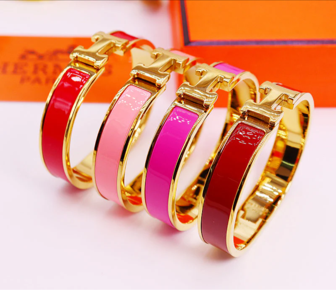 Thick band letter H bangle