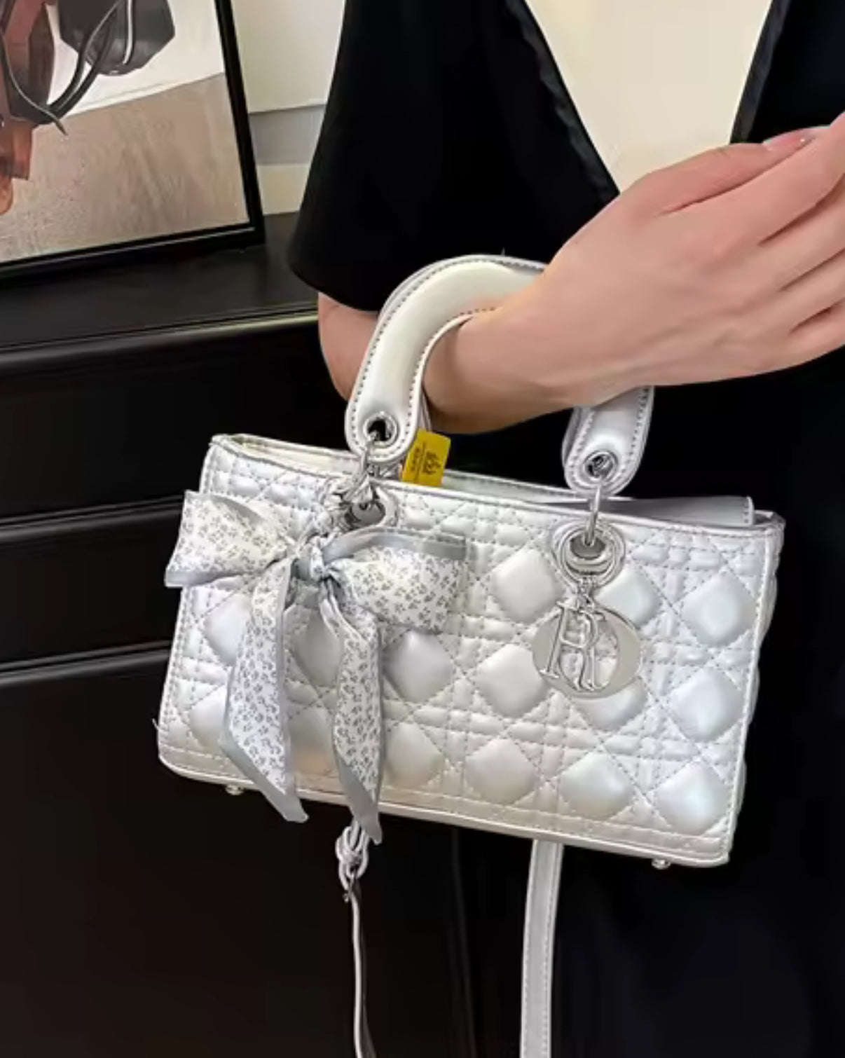 Structured rectangular tote handbags