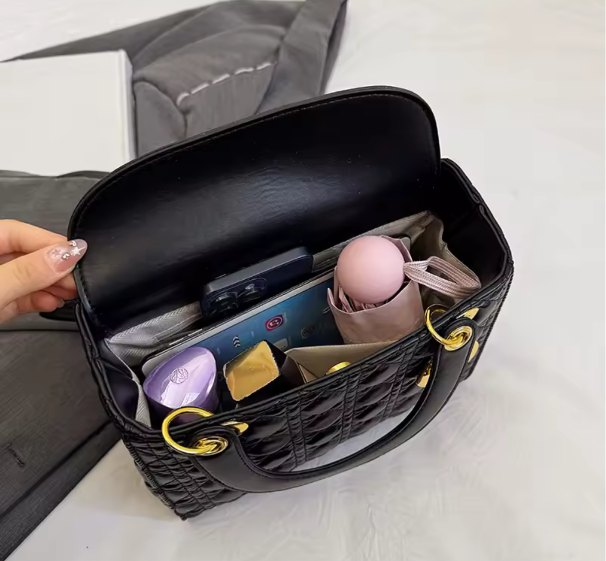 Structured rectangular tote handbags