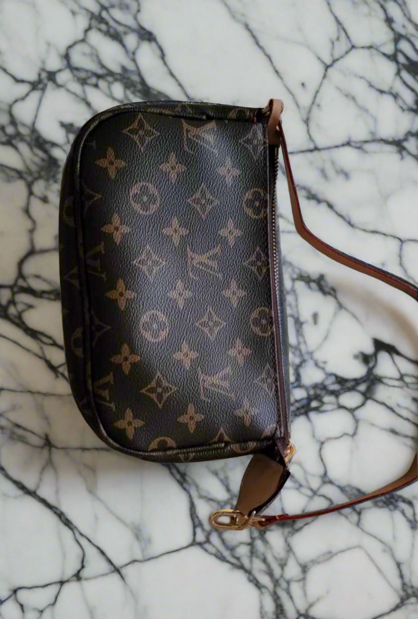 Classic monogram logo Crossbody bags
