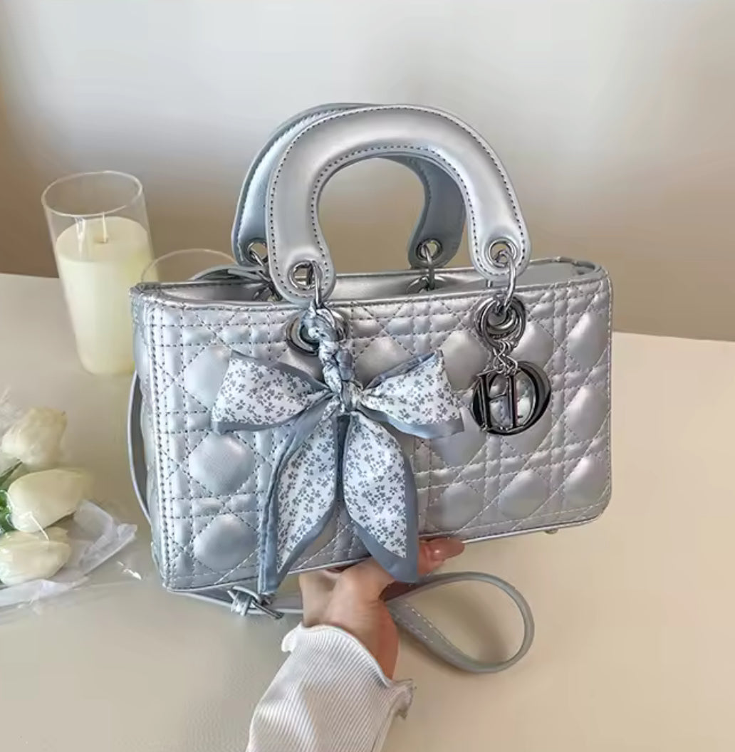 Structured rectangular tote handbags