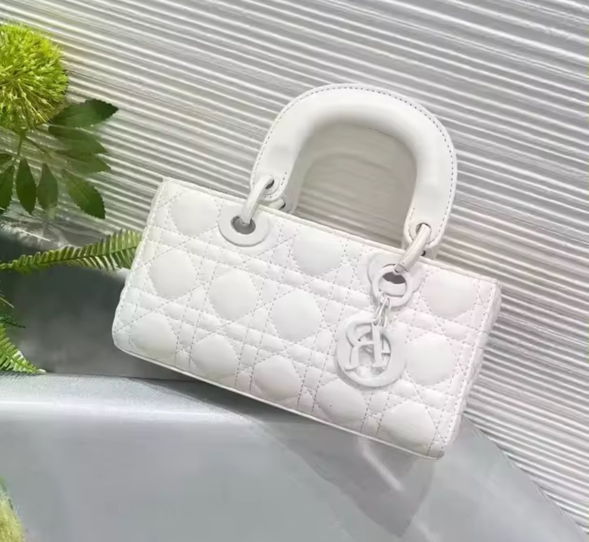 Structured rectangular tote handbags