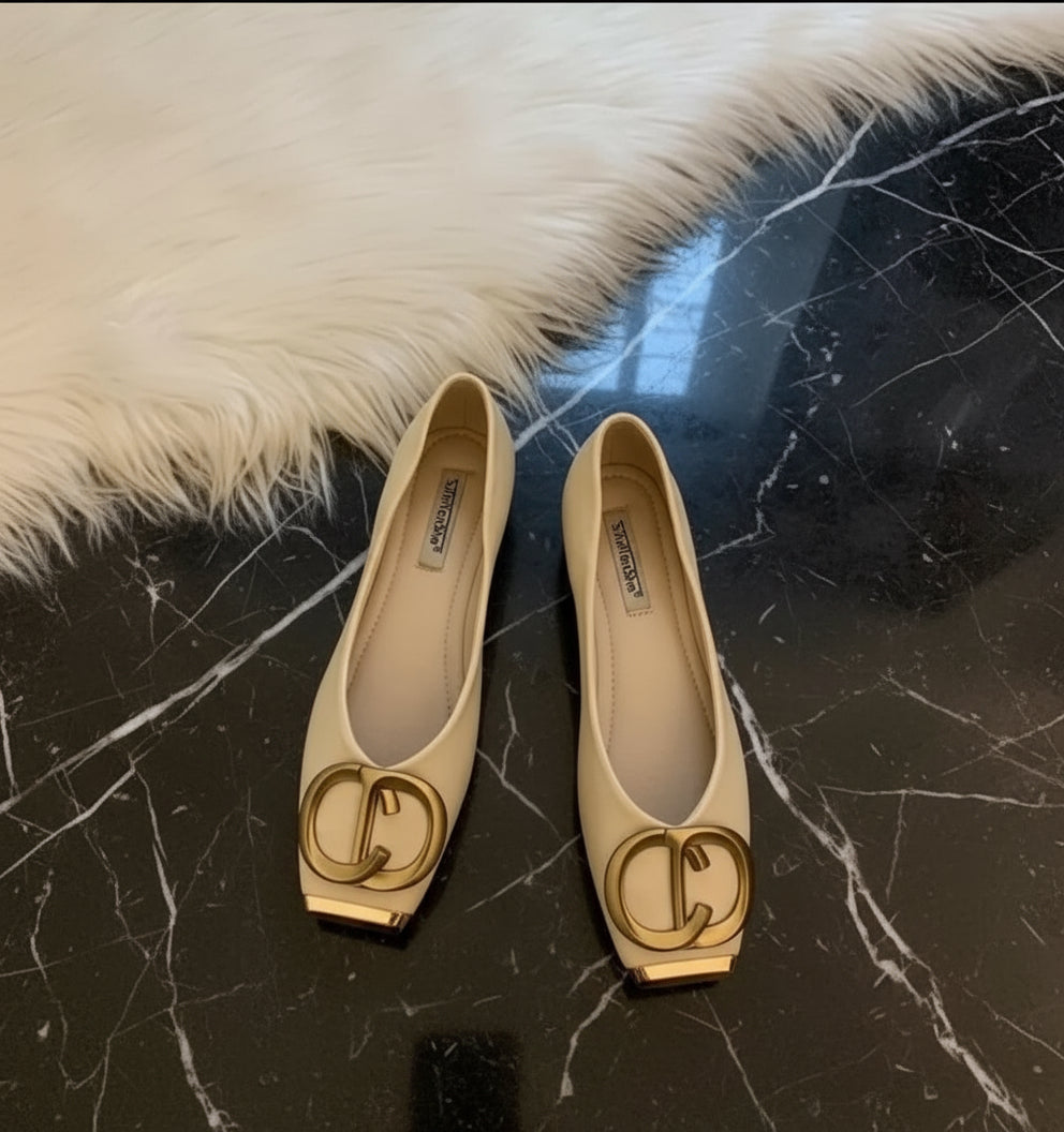 Vegan leather CD ballet flats. (NEW)