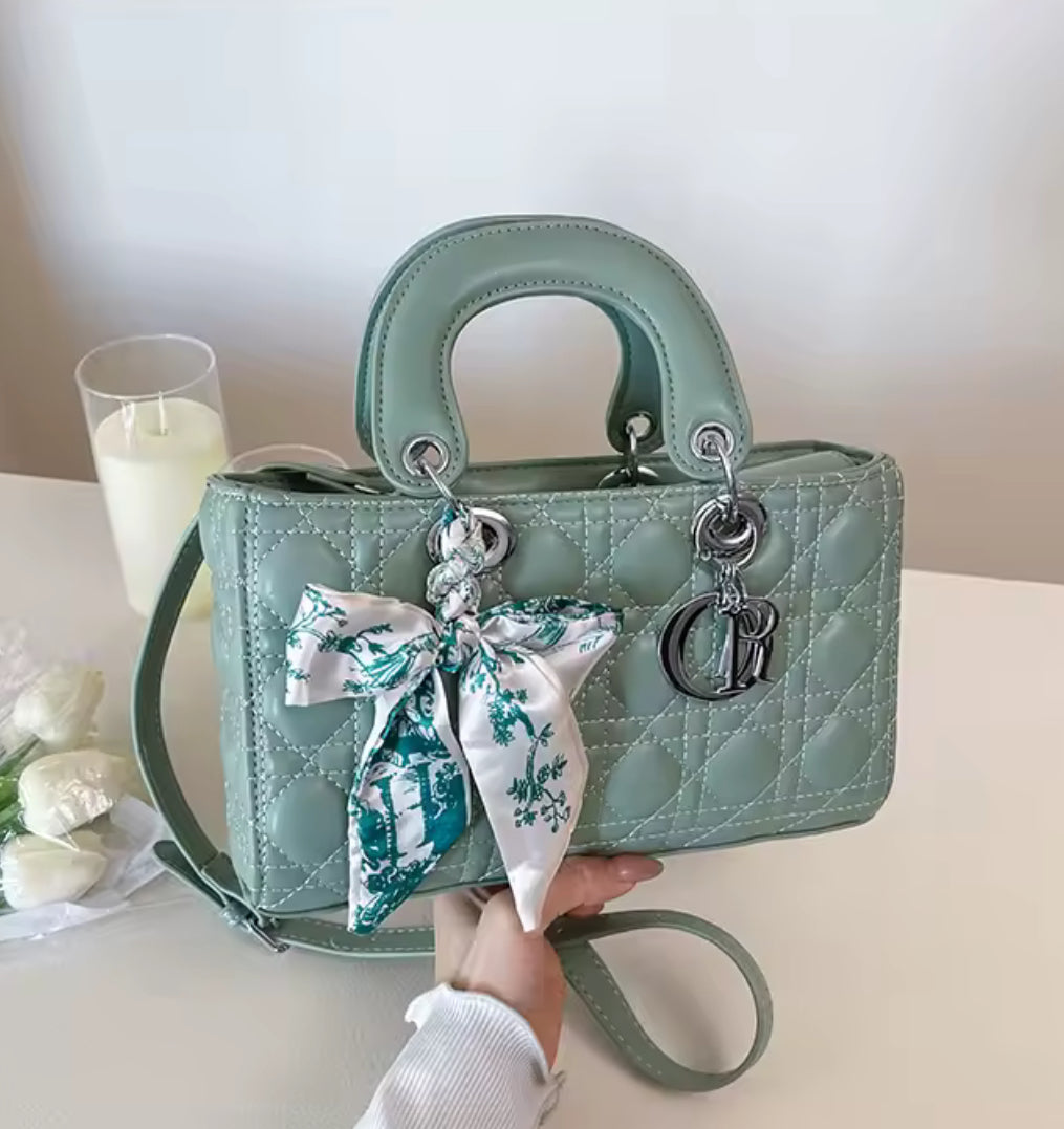 Structured rectangular tote handbags