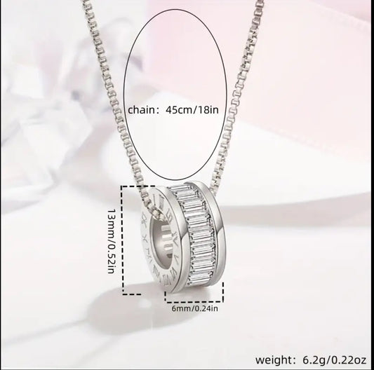 Circle charm necklace