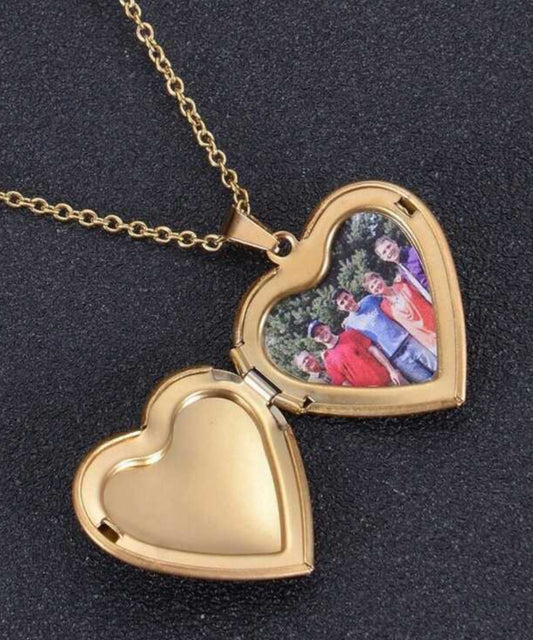 Personalized heart necklace lockets